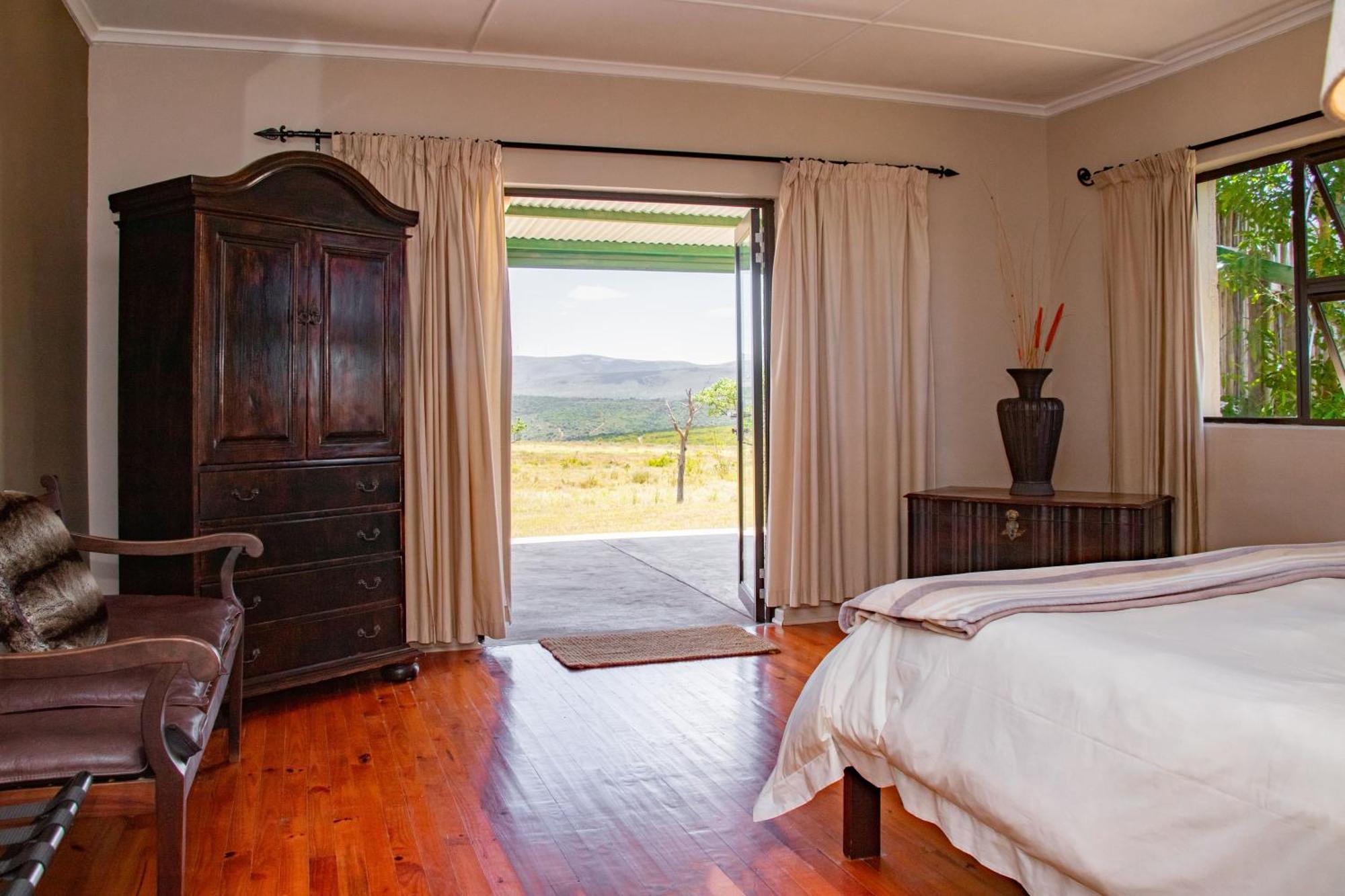 The Ranch House At African Safari Lodge Граъмстаун Екстериор снимка